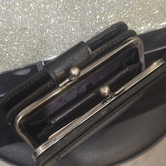 Patricia Nash Iberia Leather Wallet - Picture 8 of 9